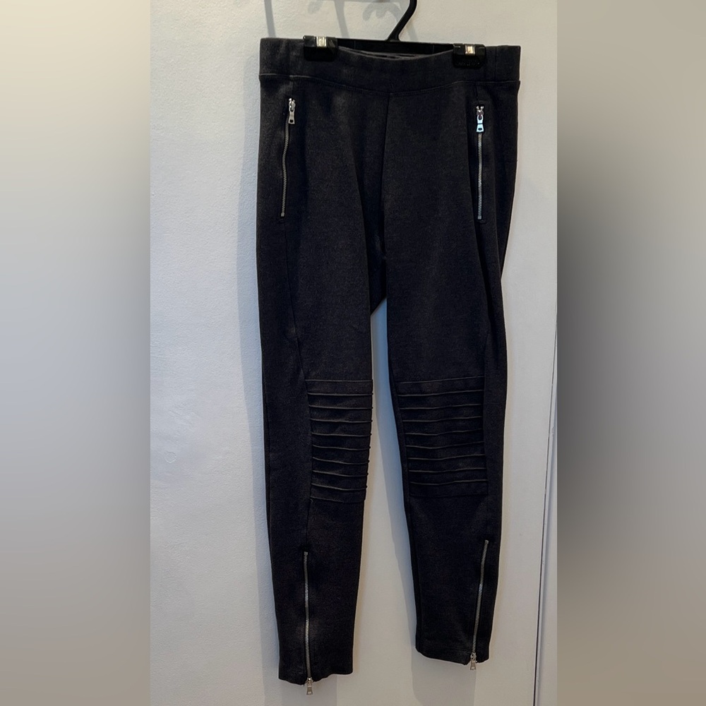 Chic Grey Pants with Zipper Accents